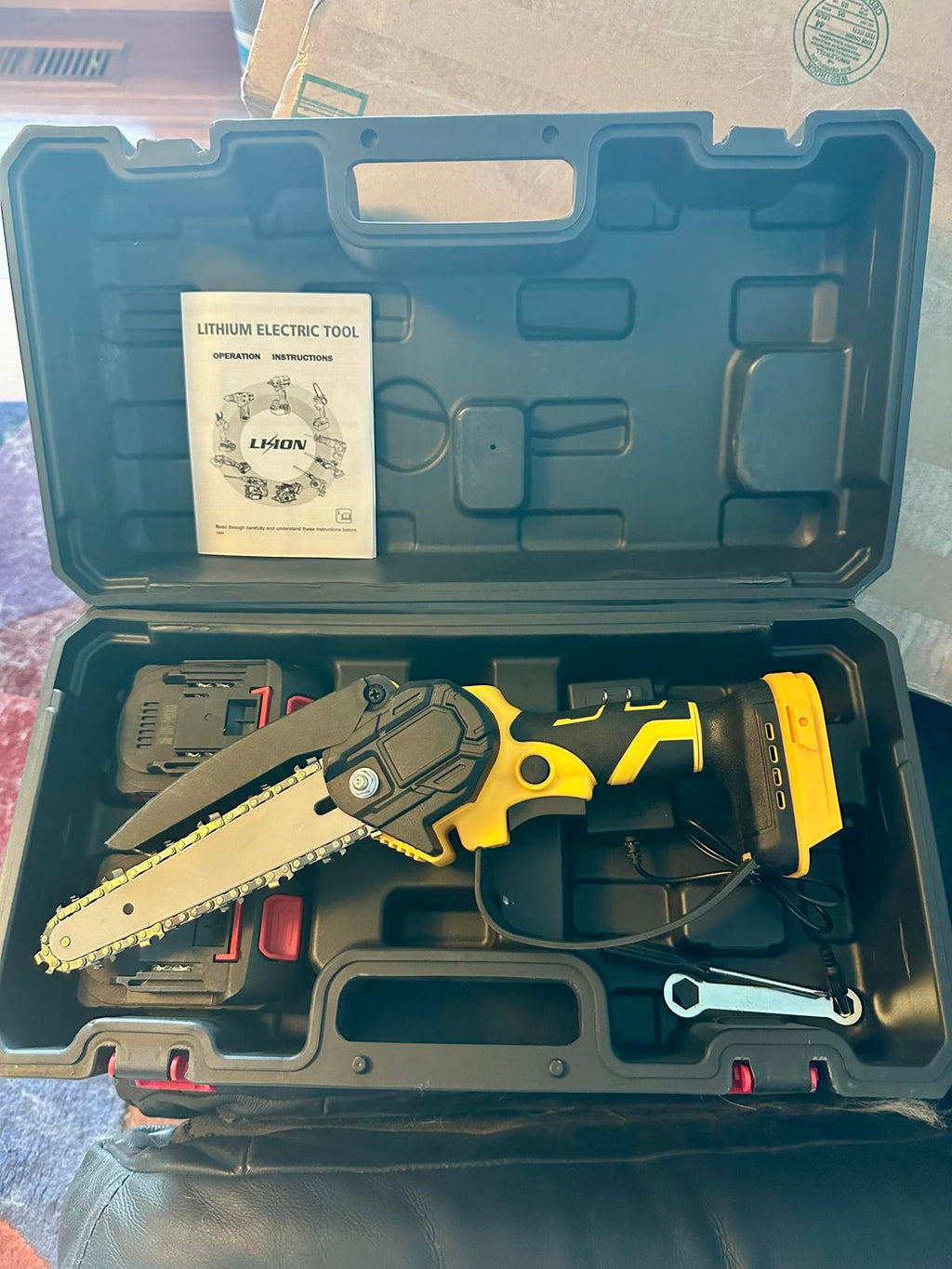 (NEW MSRP $59.99) De Jiang 6” Lithium Electric Chainsaw with 2 Batteries