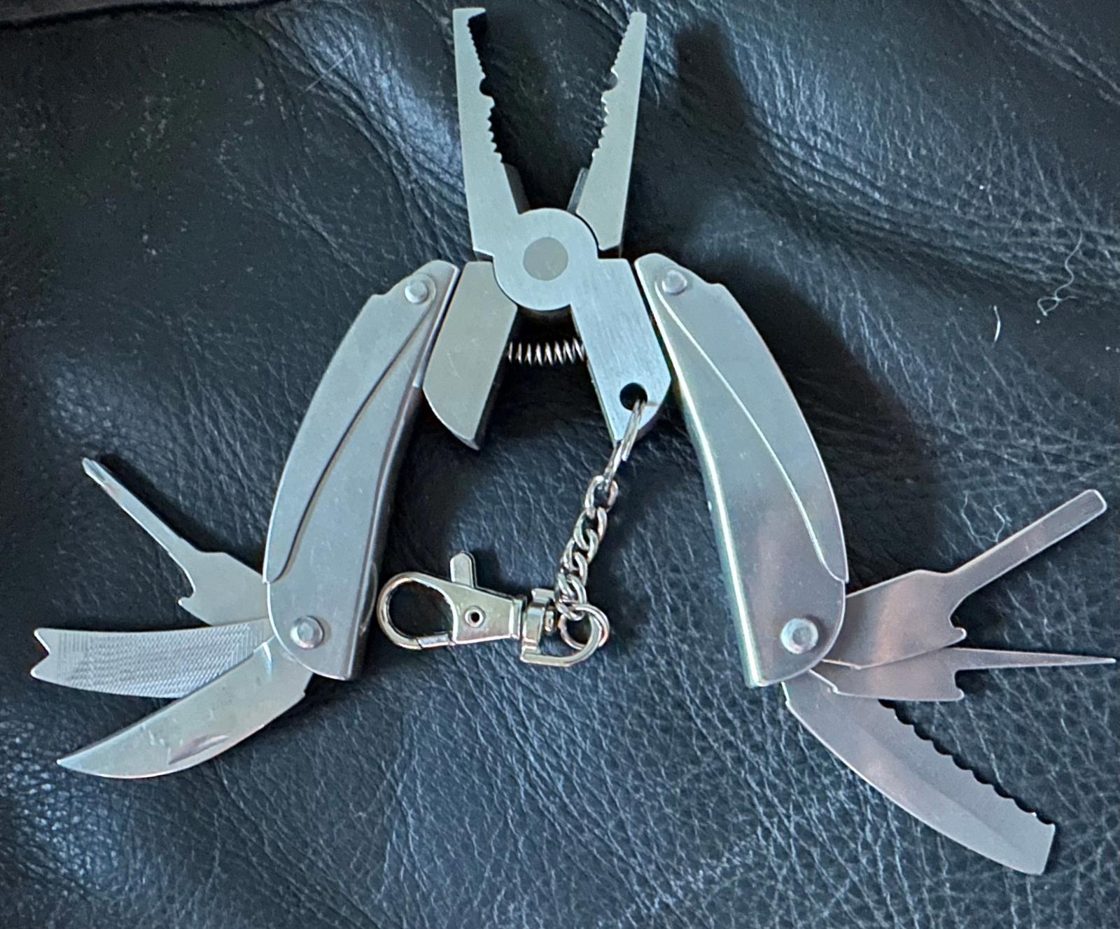 (NEW MSRP $14) Humbee Portable Multitool Folding Plier Metal Foldaway Cutter Keychain Screwdriver